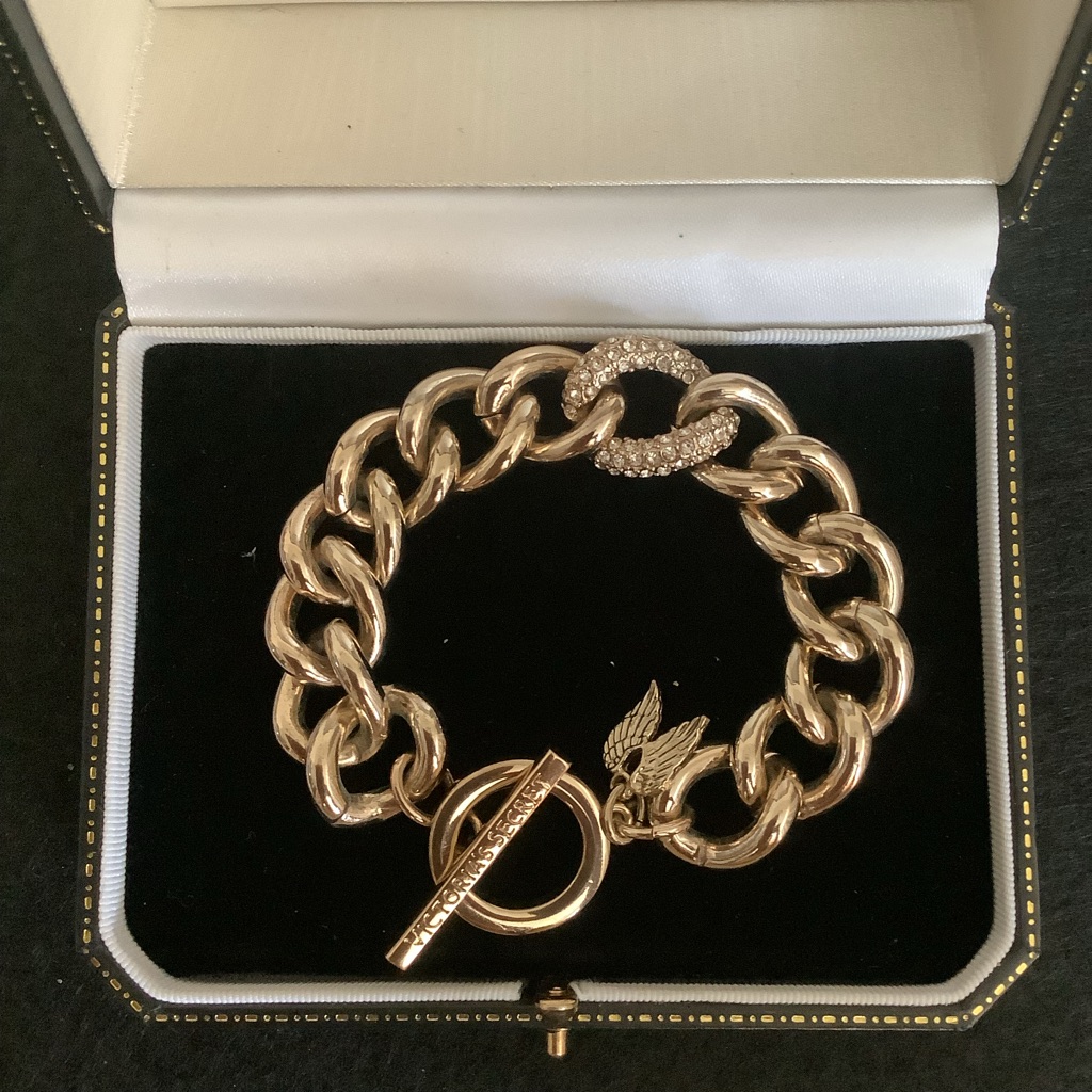 Victorias Secret Gold Tone Rhinestone Link Bracelet 16$